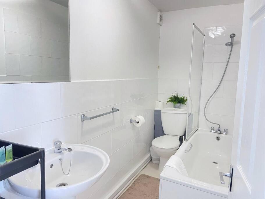 דירות לונדון Stylish & Tranquil Flat With Excellent Connections מראה חיצוני תמונה